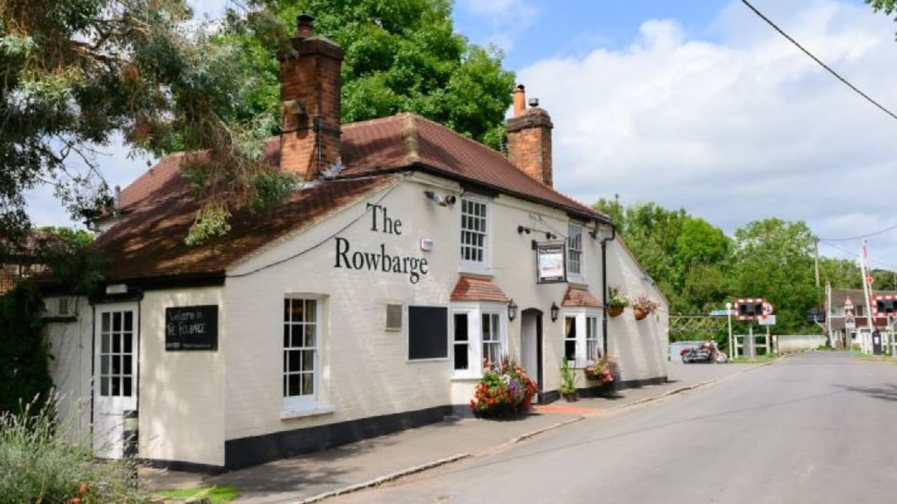 The Rowbarge in Reading
