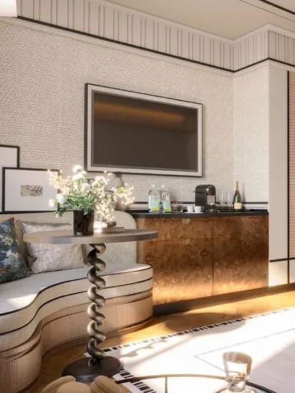 A Superior room at BLESS Barcelona, with its desk corner and curved bench