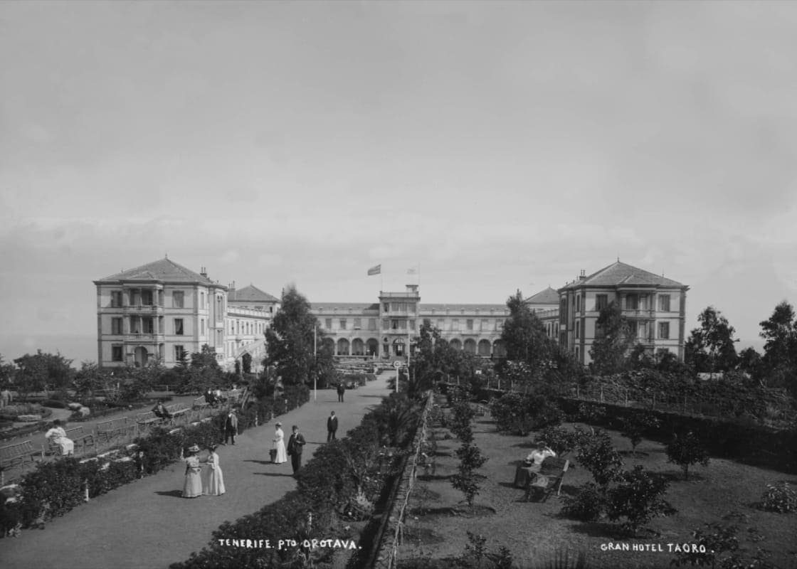 Le Gran Hotel Taoro et ses jardins vers 1890, premier grand hôtel de luxe d'Espagne