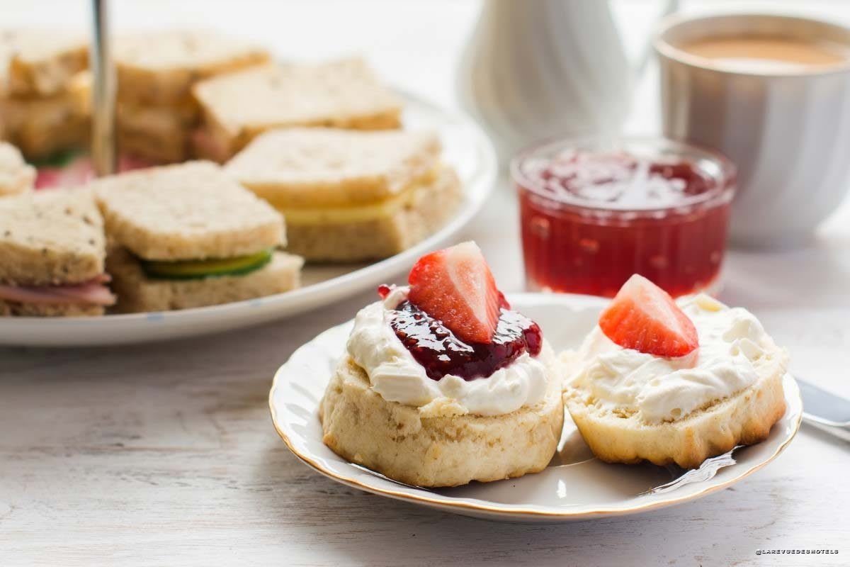 L'afternoon tea de Hartsfield Manor, scones et crème