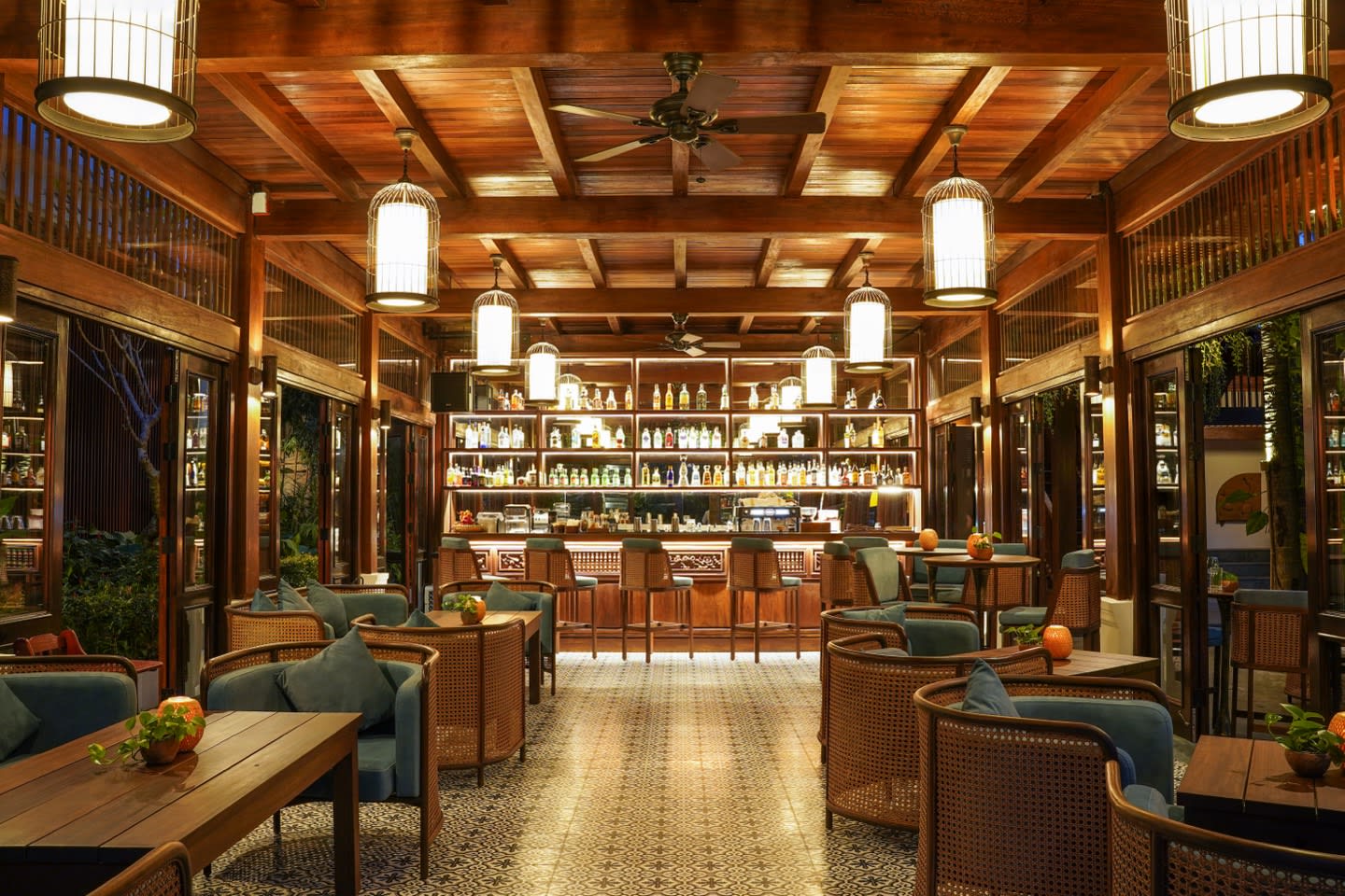 Le bar de The Anam Mui Ne, esprit colonial