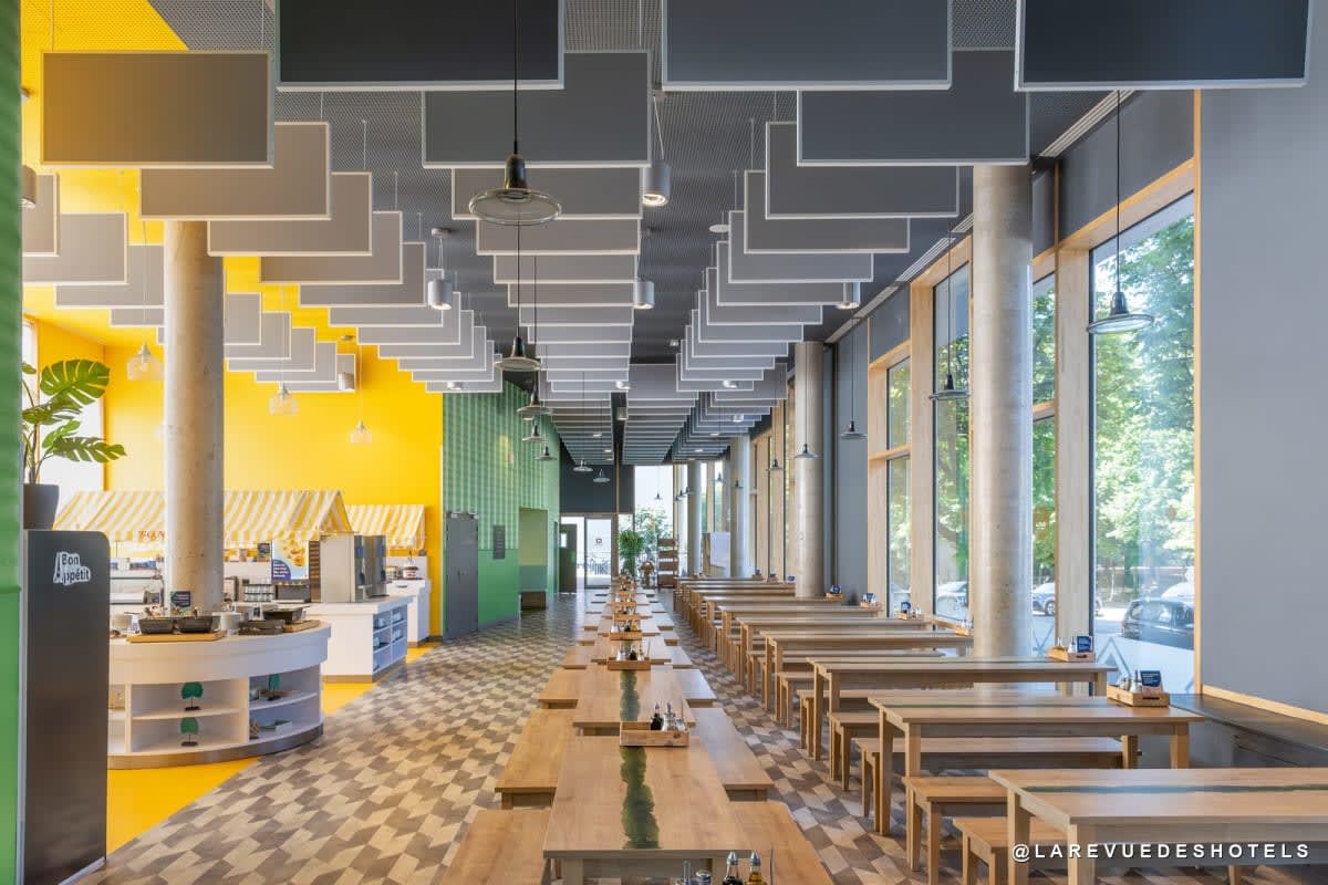 La salle de petit-déjeuner du MEININGER Hotel Paris Boulevard Carnot