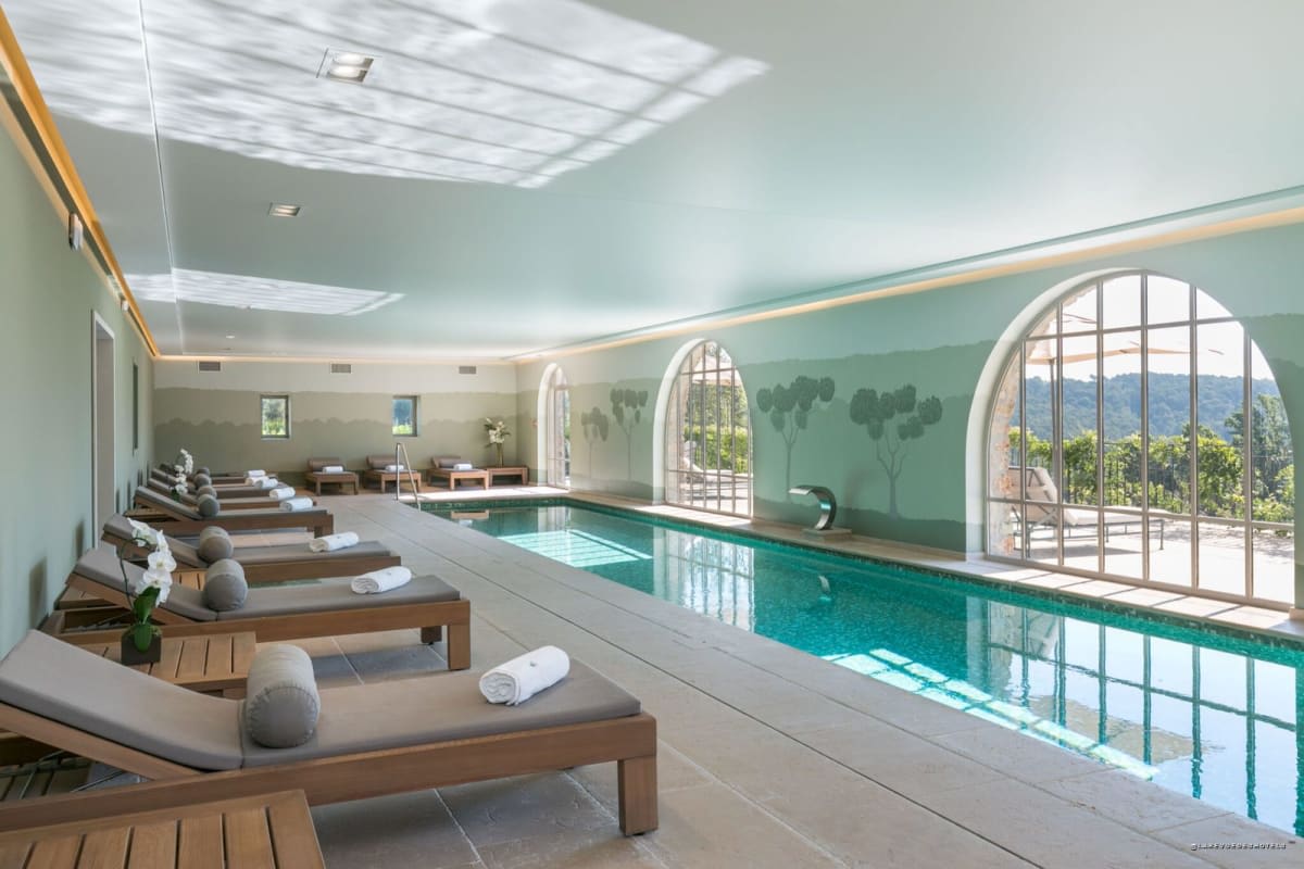 Spa and pool at Château de Berne, in Provence · La Revue des Hôtels