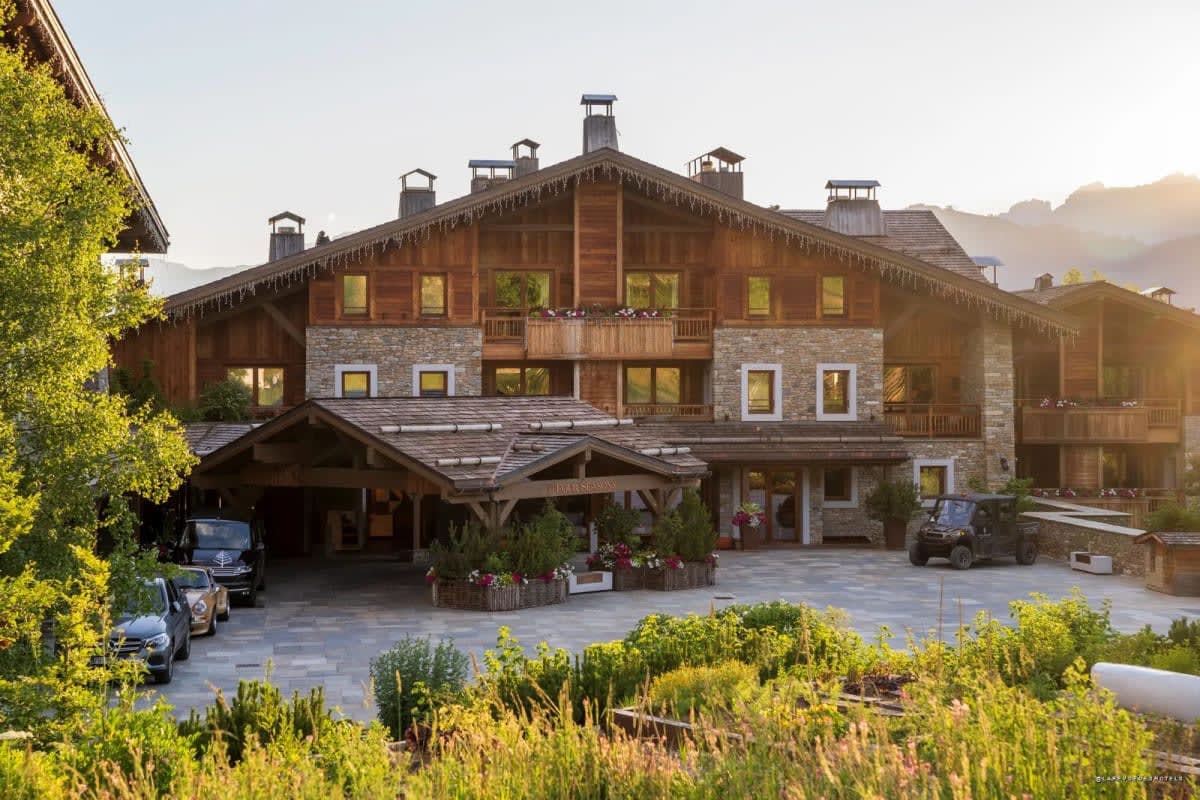 Le Four Seasons Hotel Megève, nouveau palace 2026 dans les Alpes · La Revue des Hôtels
