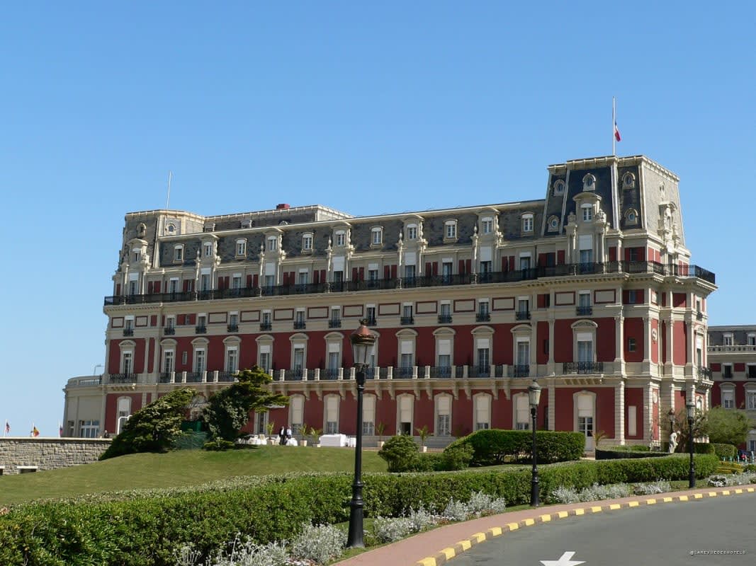 L'Hôtel du Palais à Biarritz, sorti de la liste des Palaces · La Revue des Hôtels