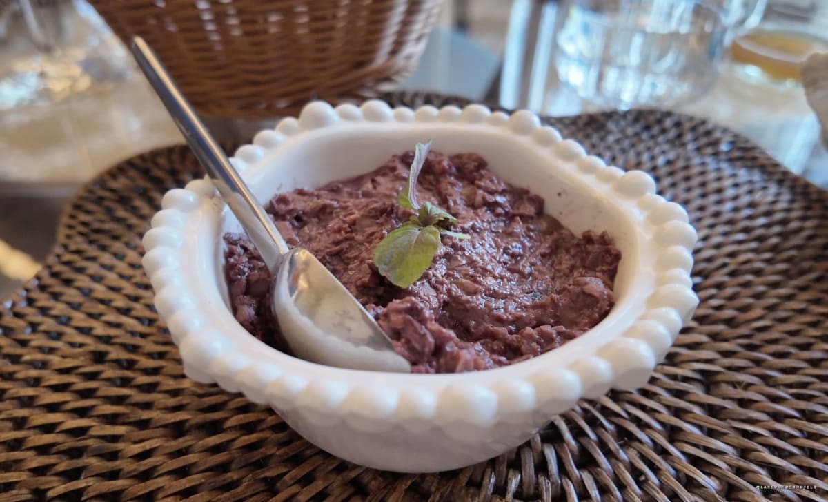 Une mise en bouche du restaurant Mémoire · Château La Borde en Sologne · La Revue des Hôtels