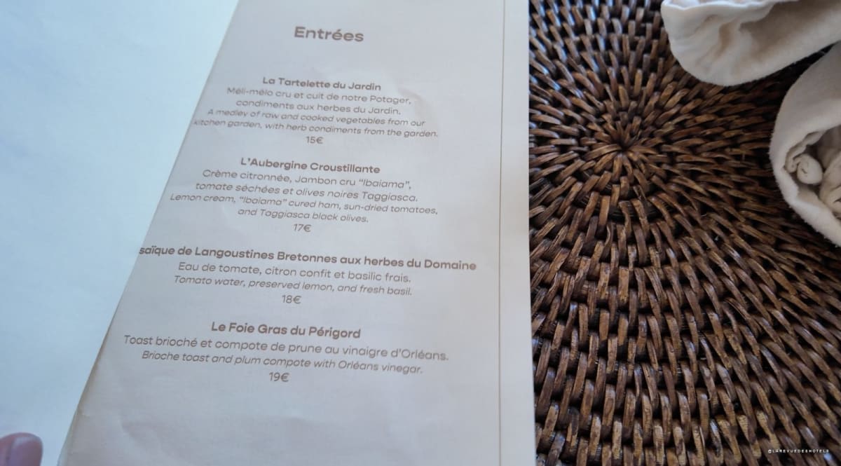 Une entrée du restaurant Mémoire · Château La Borde en Sologne · La Revue des Hôtels