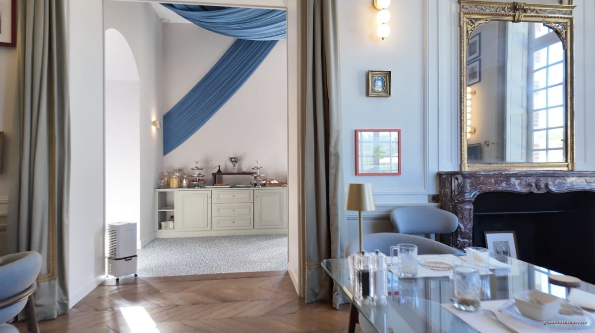 La salle du petit-déjeuner · Château La Borde en Sologne · La Revue des Hôtels