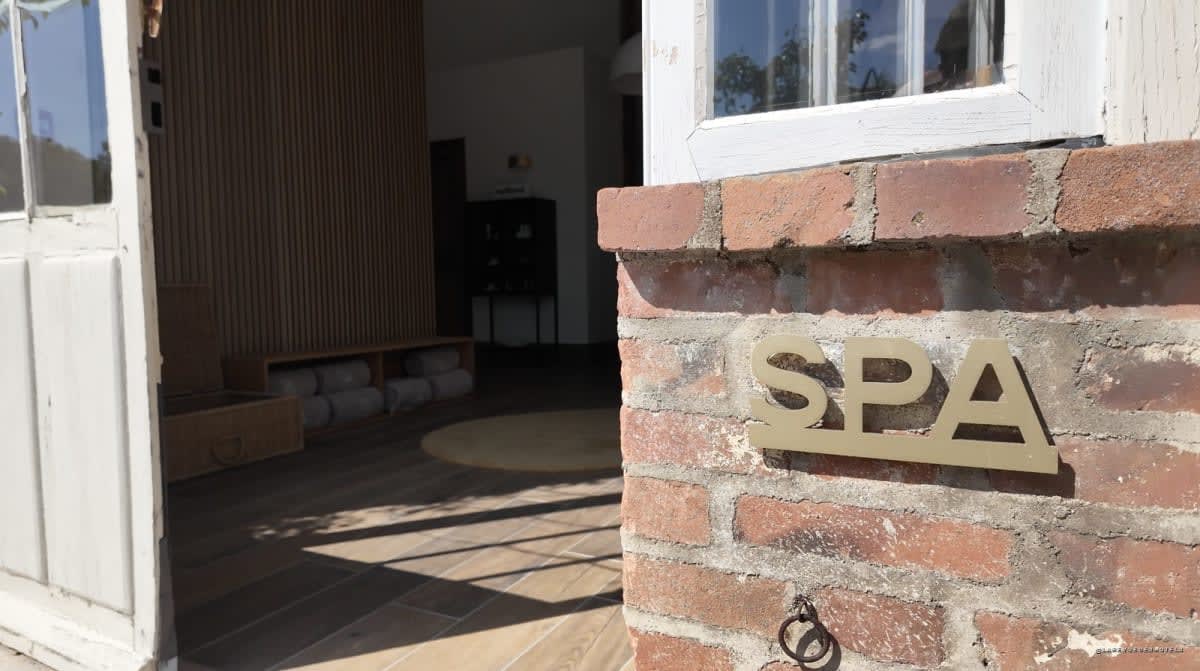 L'entrée du spa du Château La Borde · Château La Borde en Sologne · La Revue des Hôtels