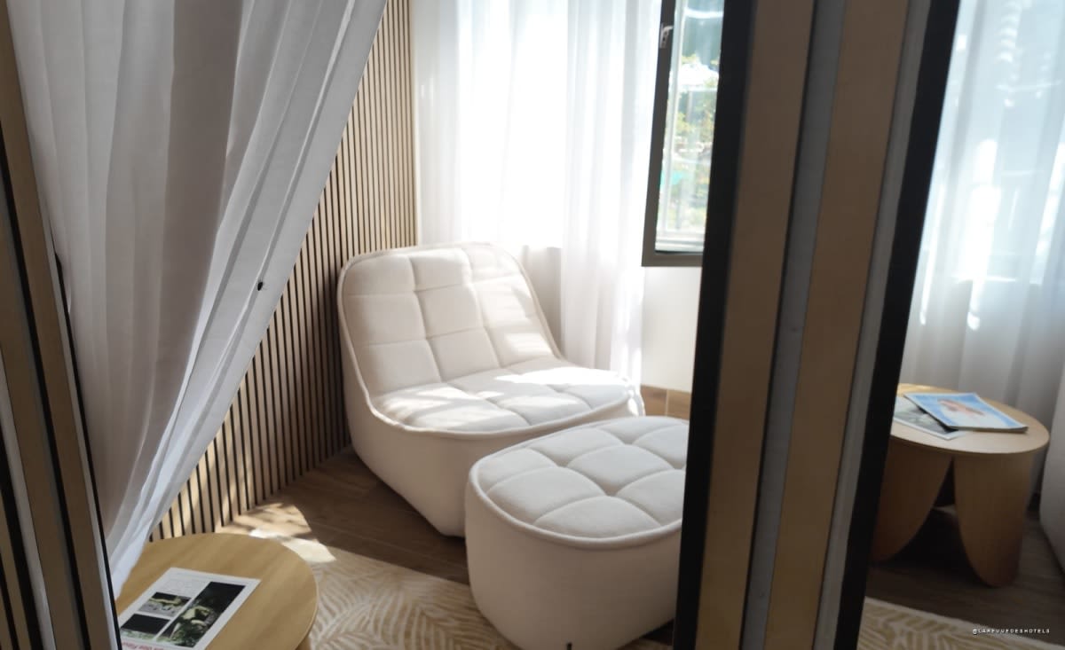 La salle de relaxation du spa · Château La Borde en Sologne · La Revue des Hôtels