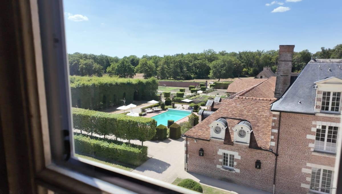 La vue depuis la chambre · Château La Borde en Sologne · La Revue des Hôtels