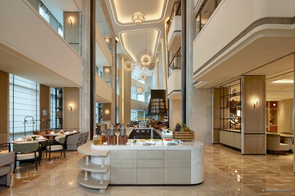 Le restaurant et son atrium, au Radisson Collection Chengdu