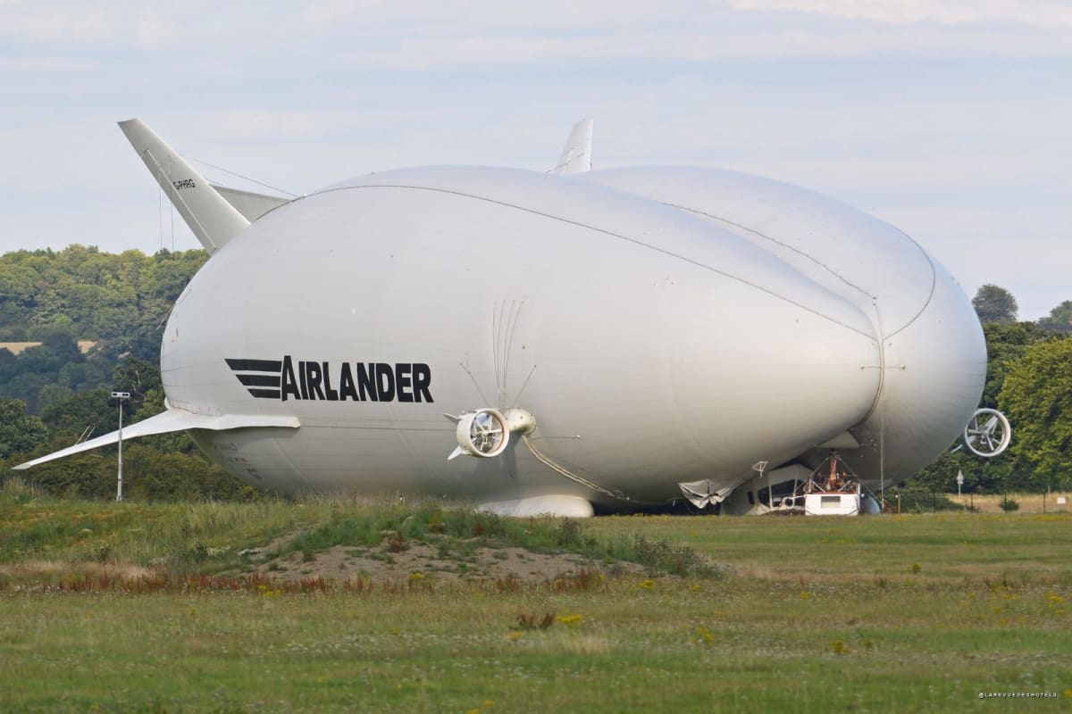 Le dirigeable Airlander 10 de Hybrid Air Vehicles en vol