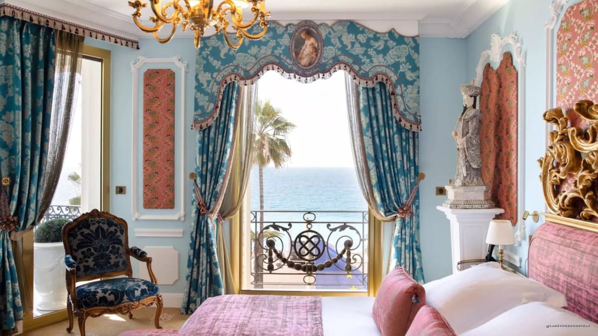 Une suite de l'Hôtel Negresco, décorée comme un tableau