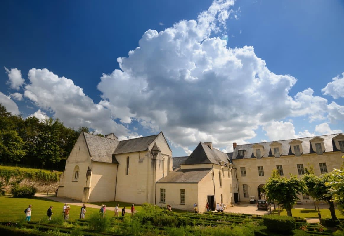Le Prieuré Saint-Lazare de l'abbaye de Fontevraud, qui abrite l'hôtel L'Ermitage