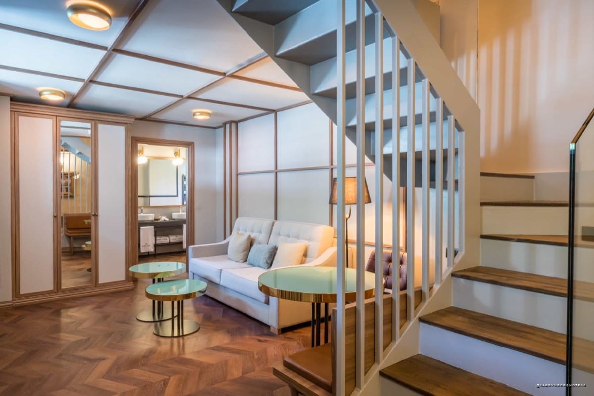 Suite dúplex de Canfranc Estación, a Royal Hideaway Hotel, con vistas al Pirineo