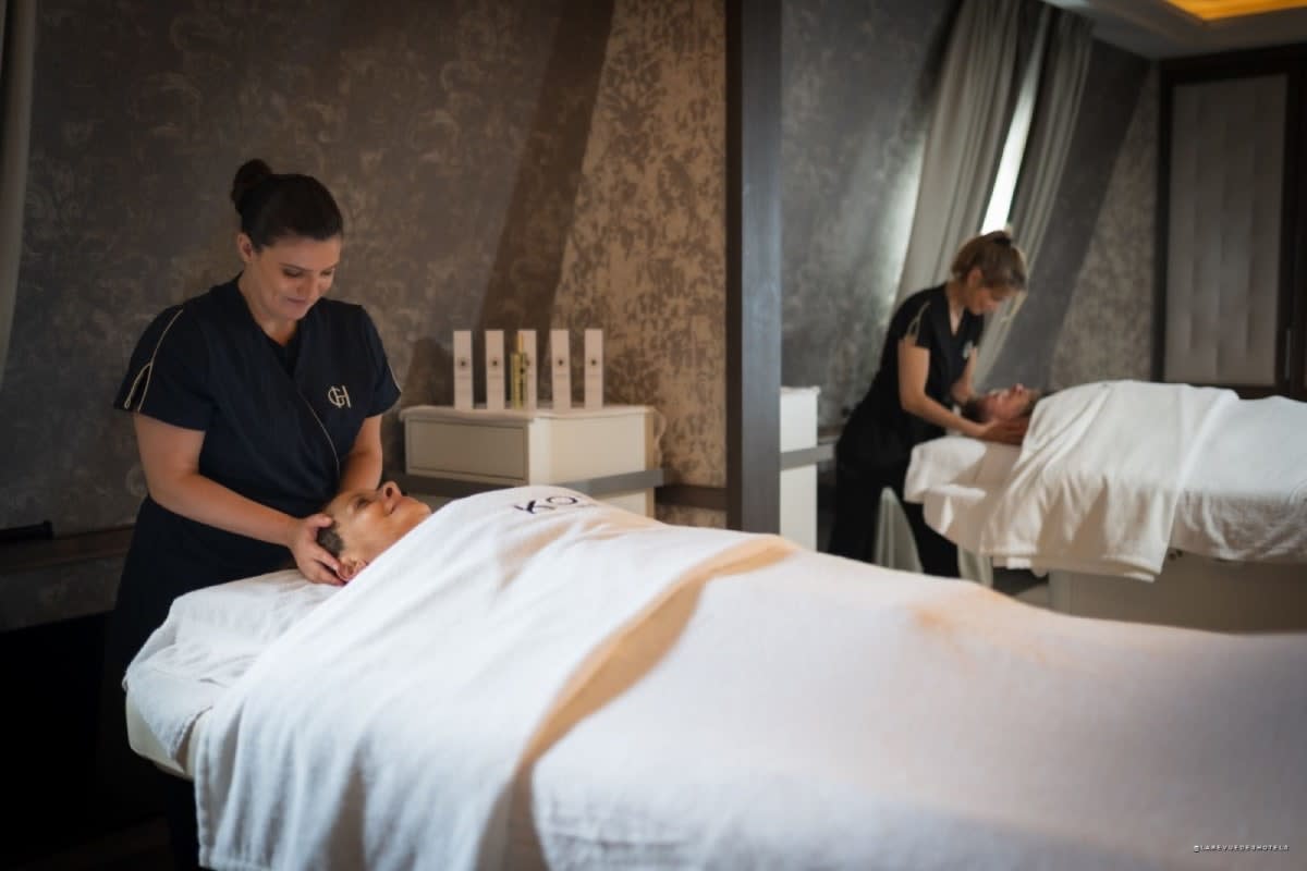 Dos tratamientos realizados simultáneamente en cabina en el spa del Grand Hôtel Cabourg