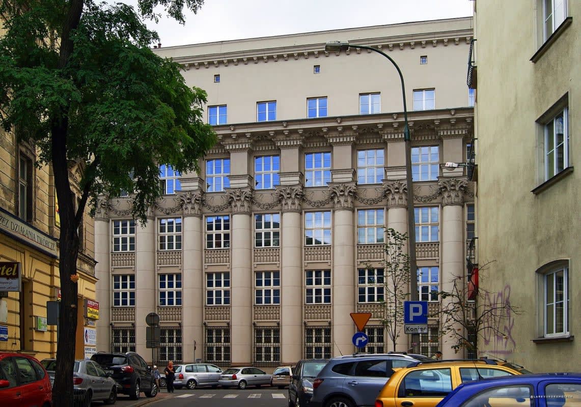 L'ancien gmach de la banque PKO à Cracovie, futur JW Marriott, avec sa colonnade monumentale