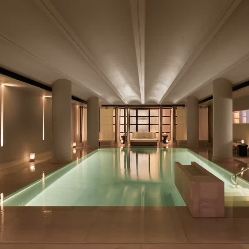La piscine du spa de Claridge’s, à Londres