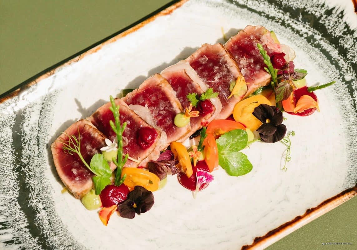 Assiette de thon du restaurant Santandria Bay