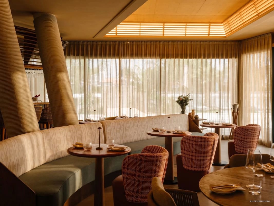 Salle du restaurant Santandria Bay