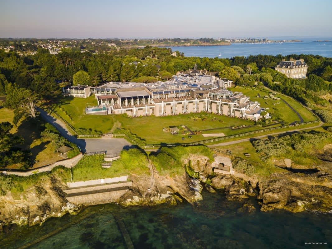 Vue aerienne de l Emeria Dinard sur la Cote d Emeraude