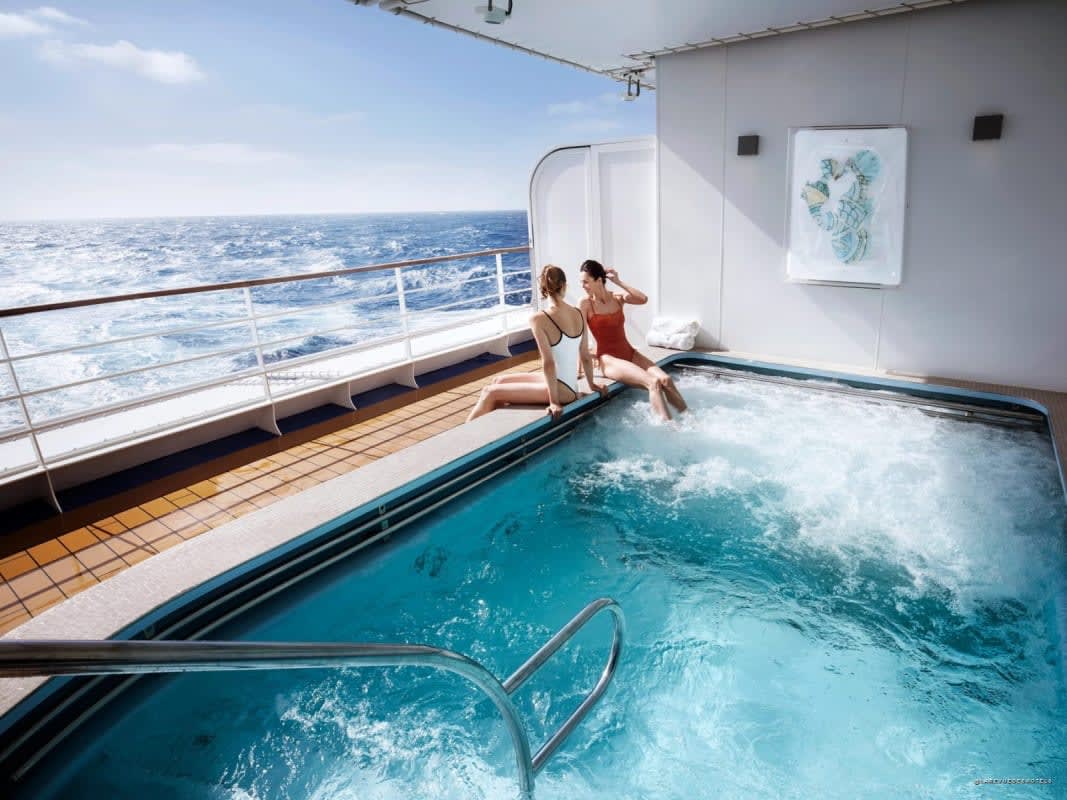 La piscine du pont supérieur