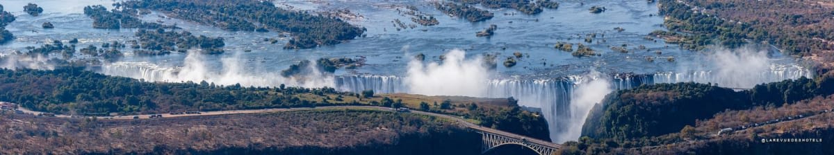 Panorama des chutes Victoria côté Zimbabwe