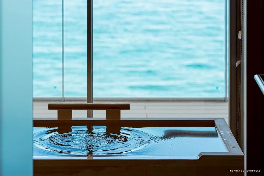 L'onsen privé, face à la mer