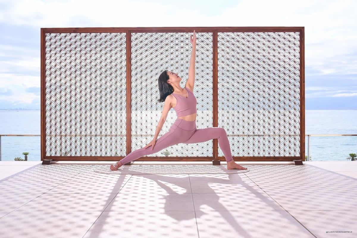 Yoga face à la mer intérieure de Seto
