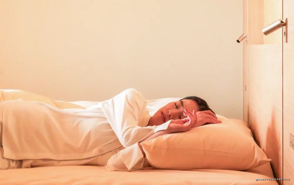Des lits à capteurs suivent le sommeil