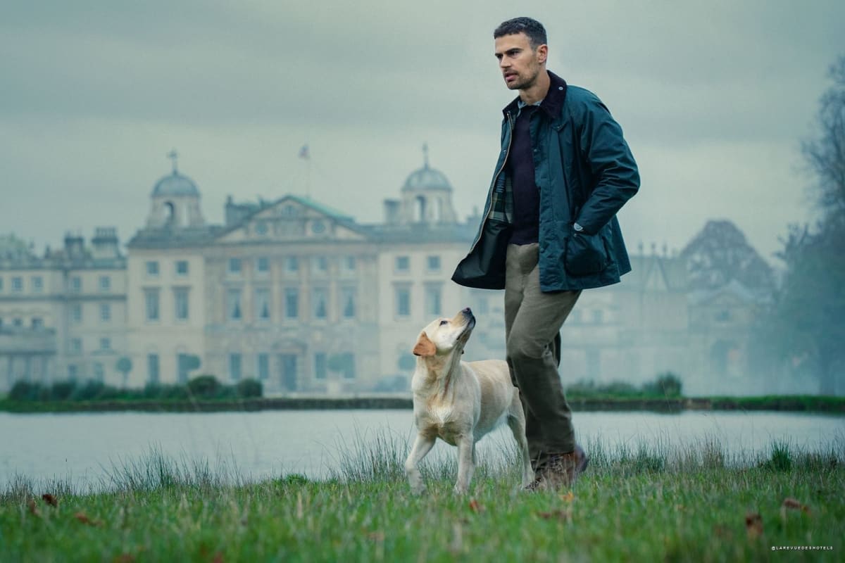 Theo James outside Badminton House, Halstead Manor in the series The Gentlemen