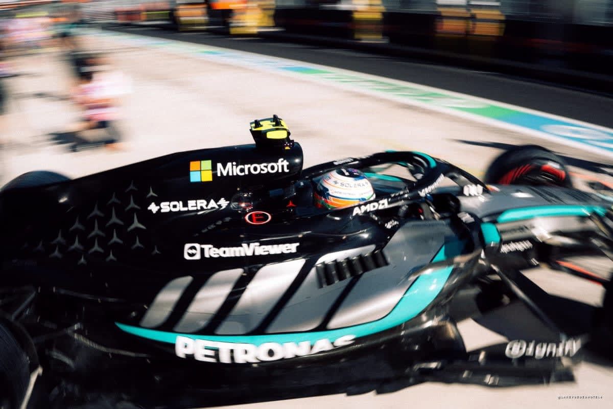 Monoplace de Formule 1 en piste sur le MadRing, à Madrid