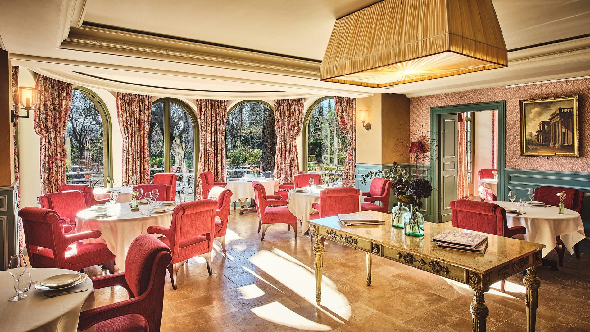 La salle du restaurant de l'hôtel le Pigonnet, à Aix-en-Provence