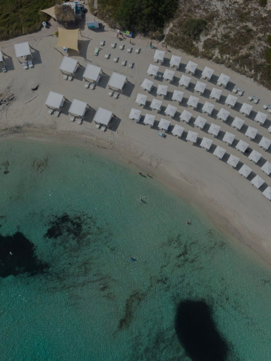 El club de playa de la colección, en la costa de Apulia