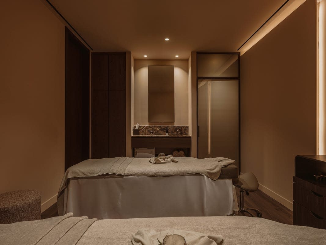 Uma sala de tratamento do spa ROÉE, no Revery na Creta