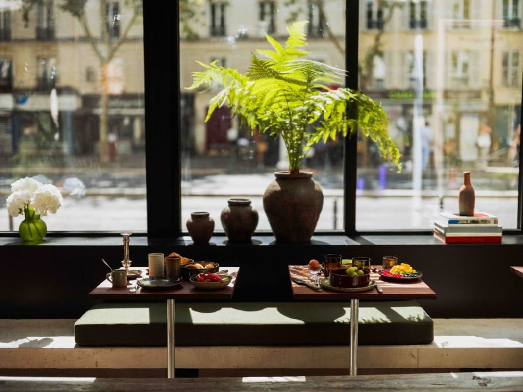 Le jardin d'hiver sous verrière de l'Hôtel Lulu à Paris