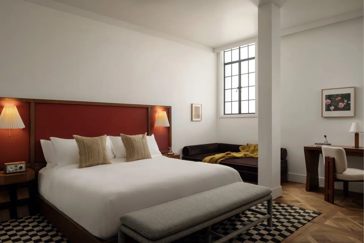 Loft King de l'hôtel Lucile, plafond haut et salon