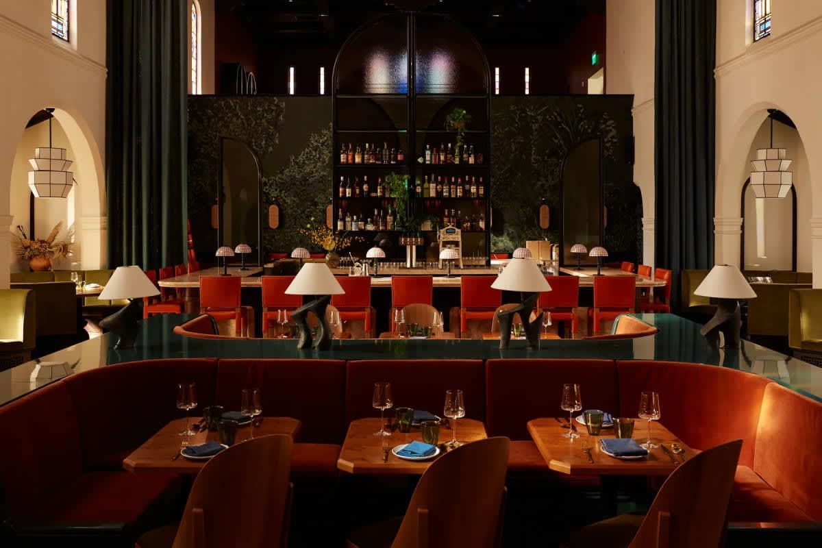 Le bar de Sous Sous sous la nef de l'hôtel Lucile
