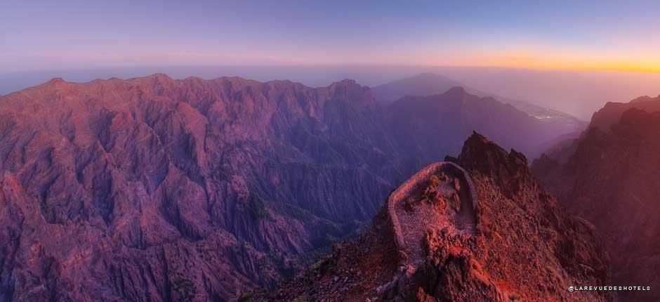 Observation des étoiles au-dessus de la mer de nuages, parc national du Teide, Tenerife