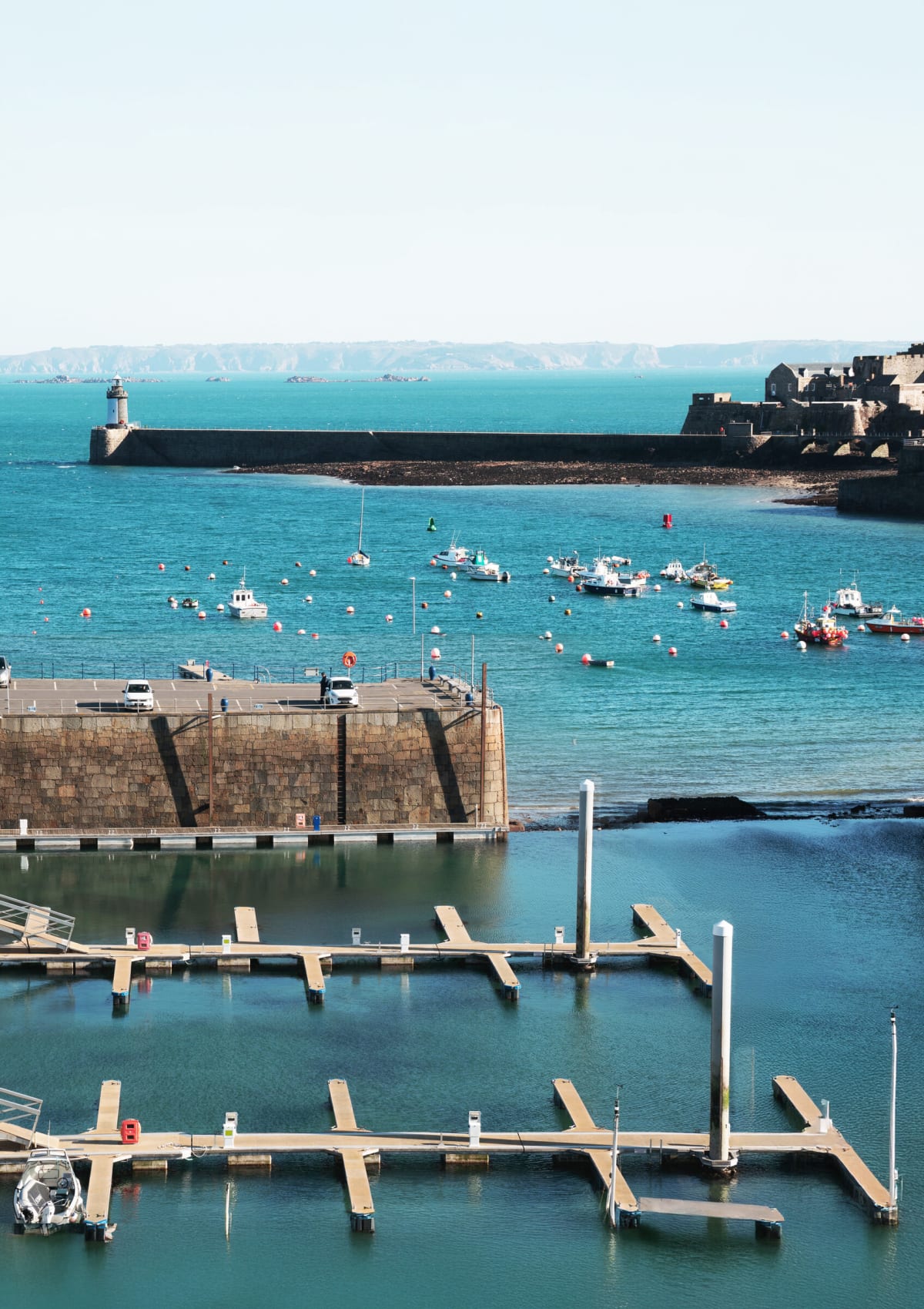 Guernsey | St Peter Port | Lighthouse + Castle Cornet + Sark