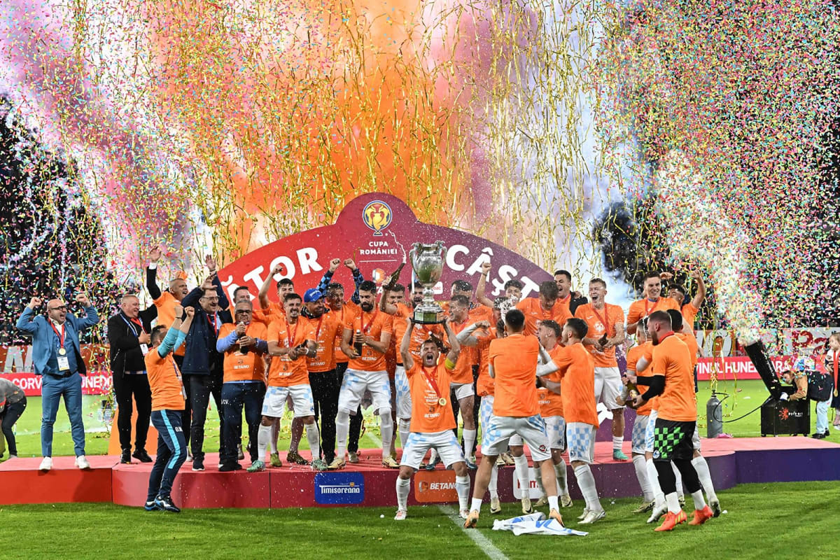 Echipe de Liga a 2-a care au castigat Cupa Romaniei Echipe de Liga a 2-a care au castigat Cupa Romaniei