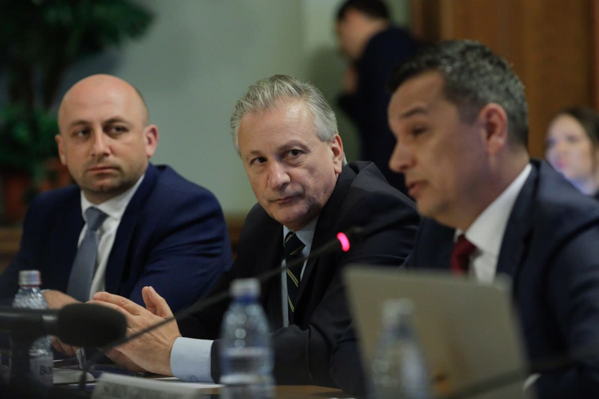 Cătălin Urtoi în timpul unei ședințe parlamentare