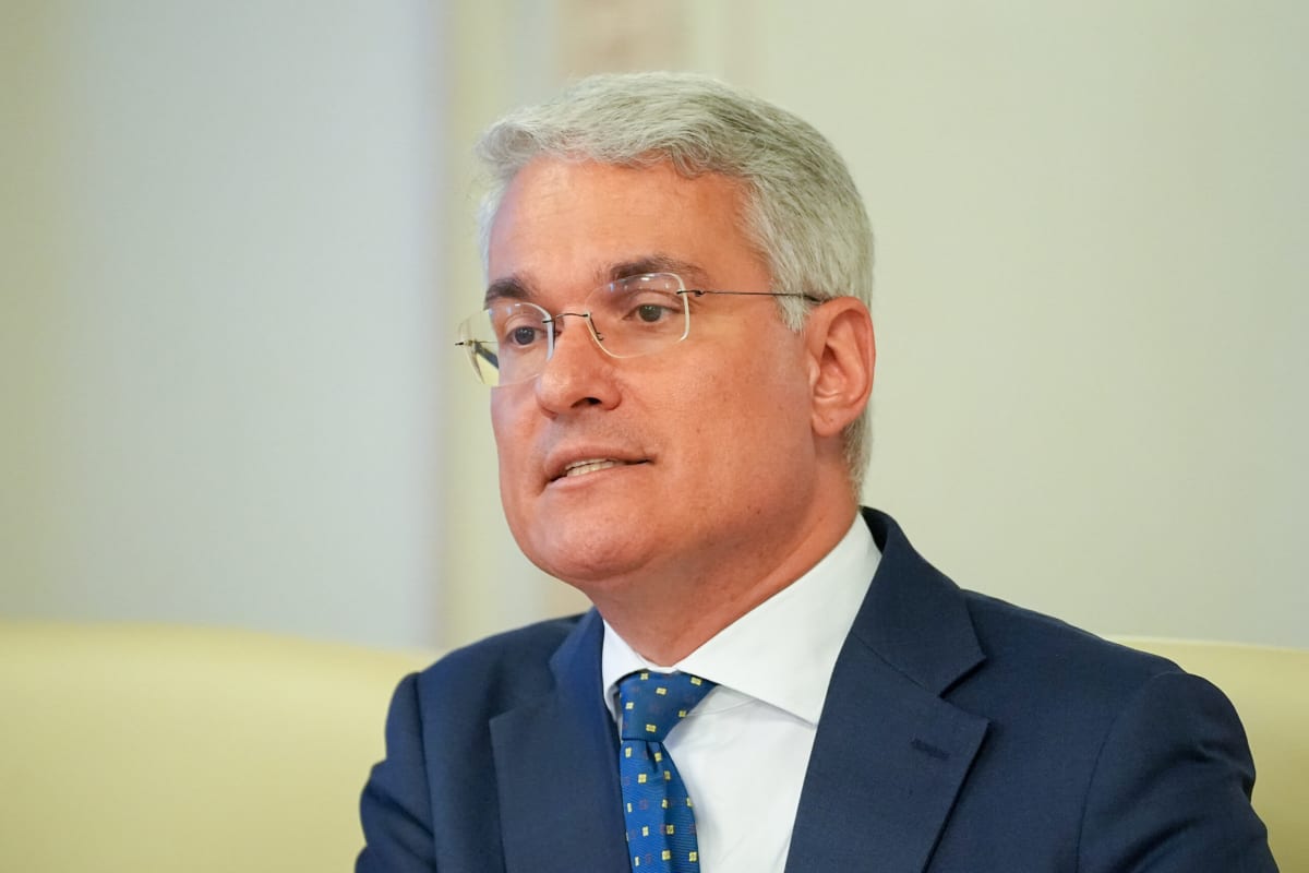 Dragoș Pîslaru în timpul unui interviu televizat despre guvernul tehnocrat Dragoș Pîslaru în timpul unui interviu televizat despre guvernul tehnocrat