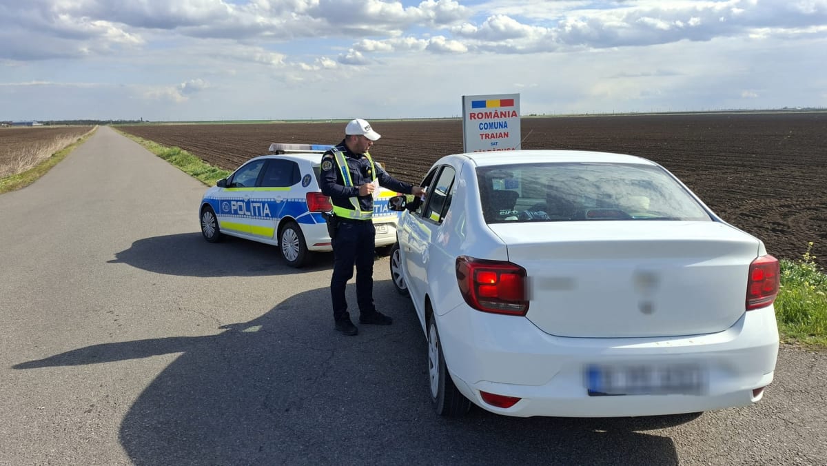 Polițiști brăileni efectuează controale pe drumurile din județ