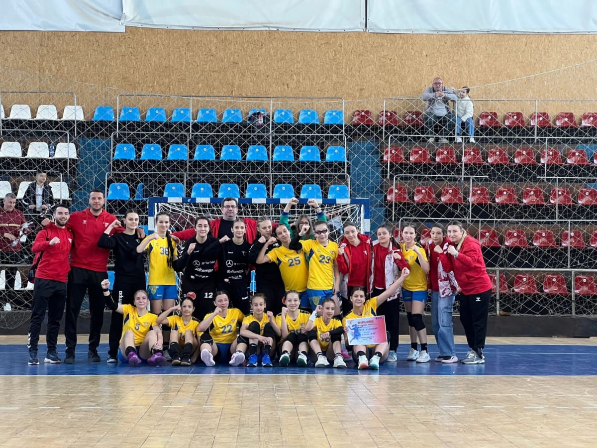 Echipa de handbal junioare 3 Galați în timpul meciului