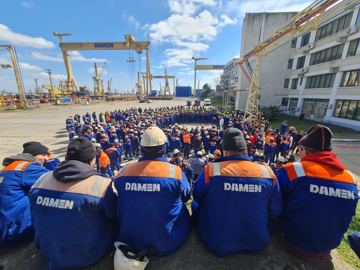 Angajați Damen Mangalia în perioada concedierilor colective
