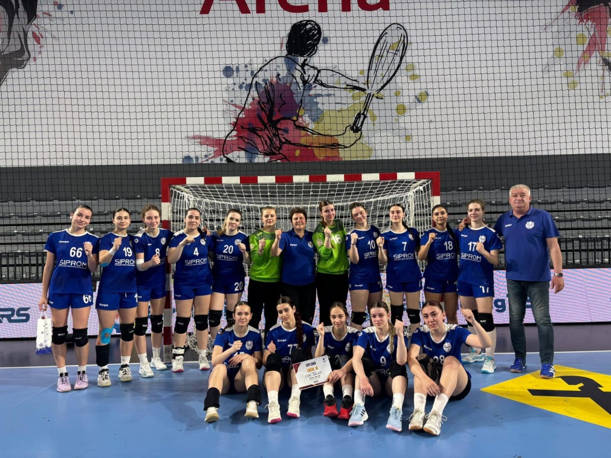 Echipa de handbal junioare 1 de la CSM Galați în timpul meciurilor