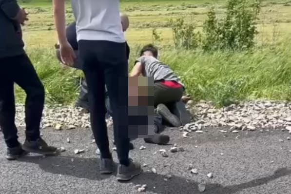 Mașină avariată în șanț, accident rutier Cerţeşti Mașină avariată în șanț, accident rutier Cerţeşti