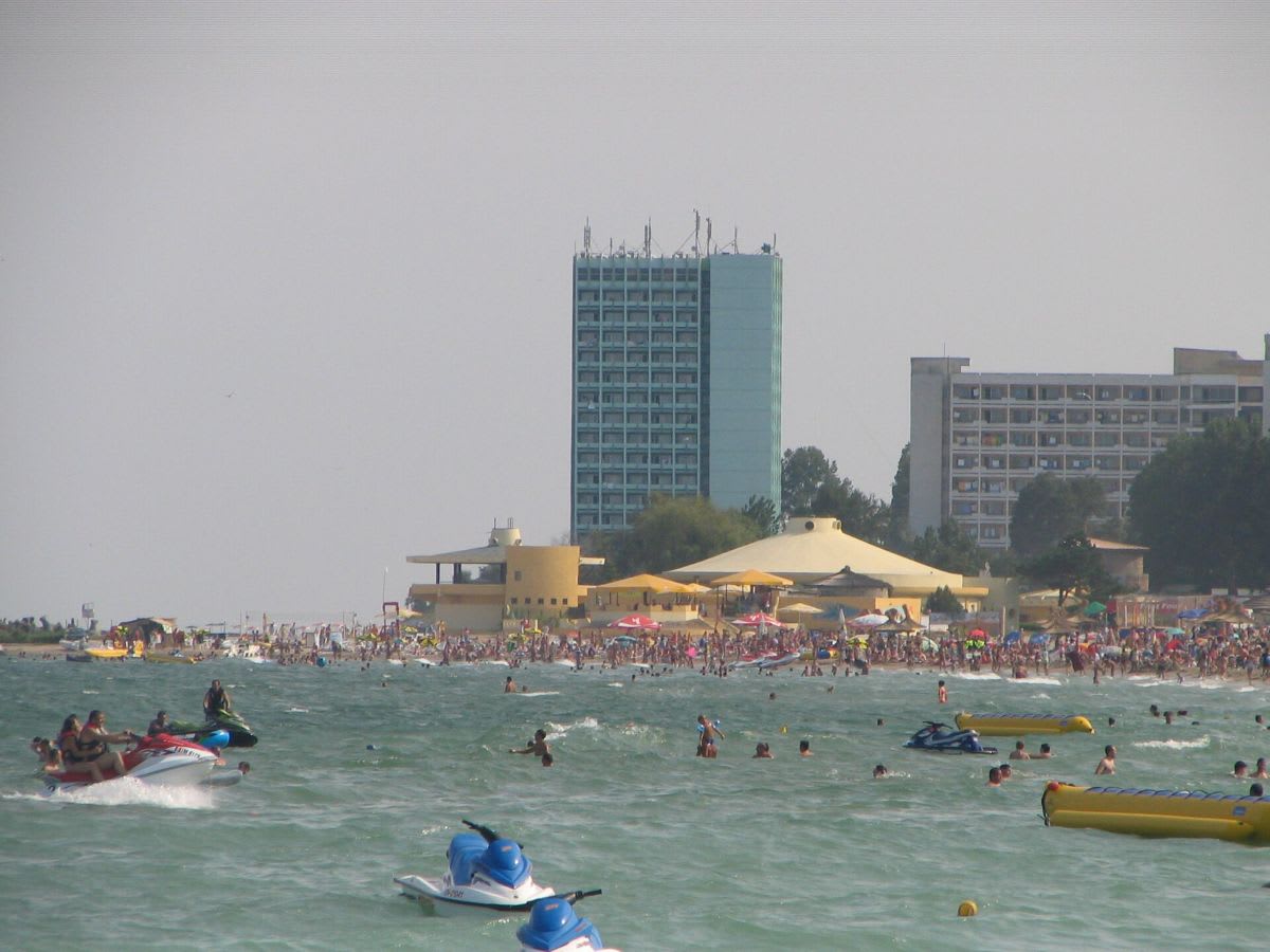 Hoteluri și plajă pe litoralul românesc în sezonul estival 2026
